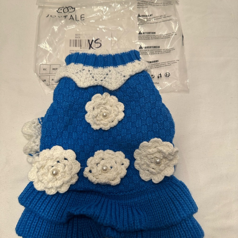Joytale new blue and white dog sweater with flowers on it size is extra small